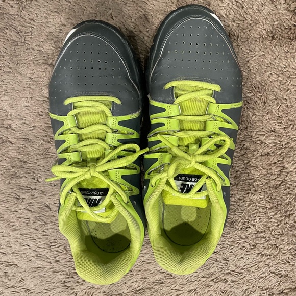 Vapor Zoom Tennis Court Shoe-Used Size 9 - Picture 2 of 4